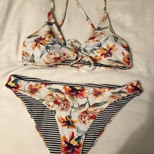 Cupshe reversible bikini - stripes/floral